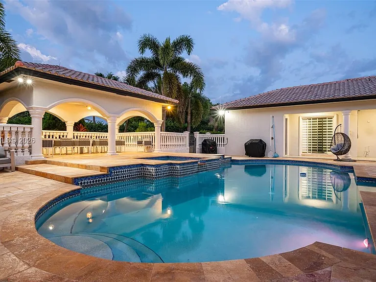 13751 Pine Meadow Ct — Photo 17
