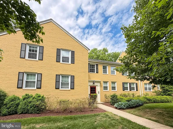 6606 10th St Unit A2, Alexandria, VA 22307