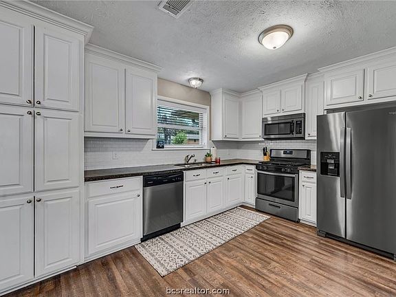 5th image of 1700 E William J Bryan Pkwy