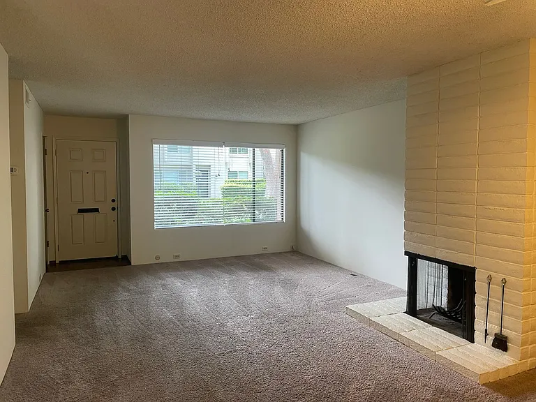248 Hartnell Pl — Photo 3