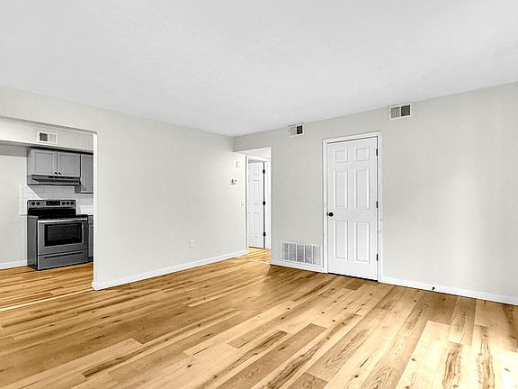 3rd image of 3553 Heatherton Dr #3547-8