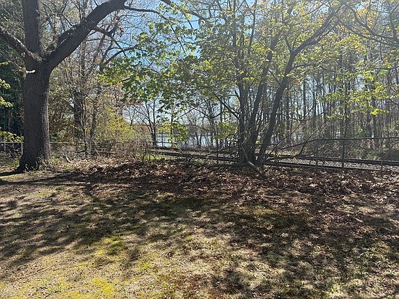 2nd image of 0 Barnard Ct
