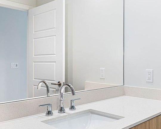 4th image of 551 NE 8th St #1001
