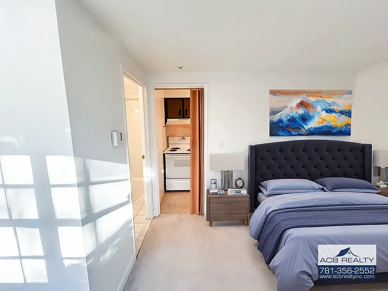 65 Elmwood Park — Photo 4