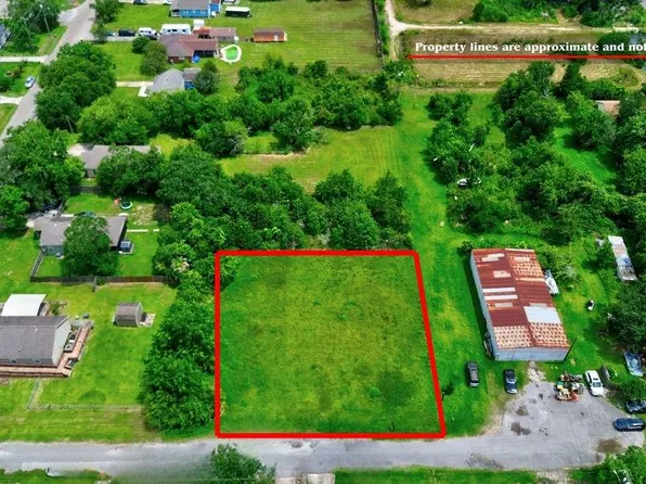 Beyris St, La Marque, TX 77568