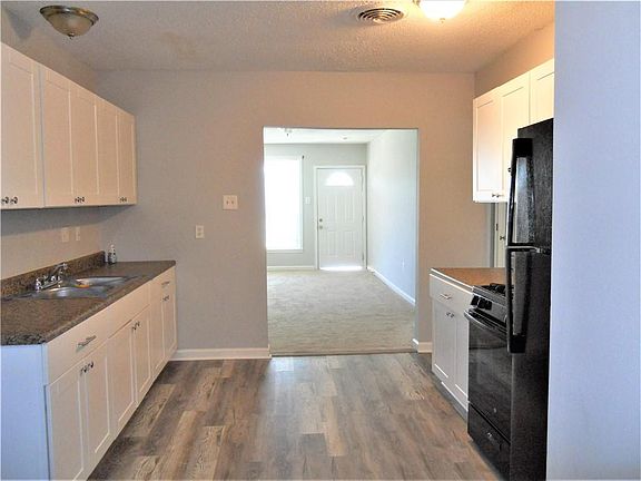 3rd image of 10825 Curran Blvd