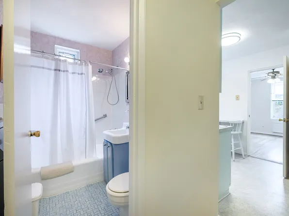 2390 Palisade Avenue image 17 of 24