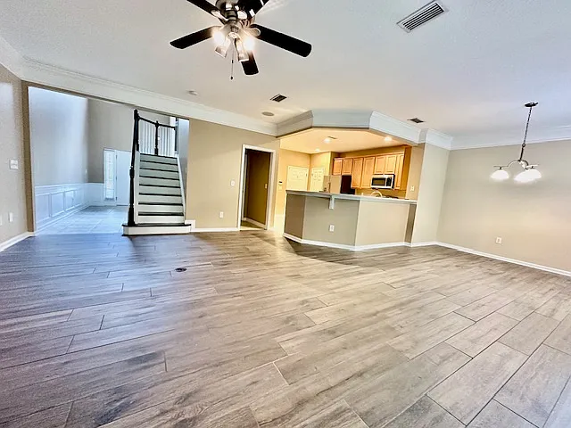 3 bed, 2.5 bath, 1858 sqft, $2,250 — Photo 2