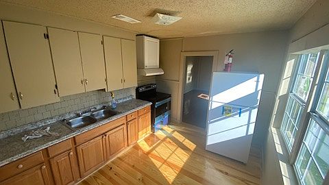 3rd image of 3440 Hollywood St