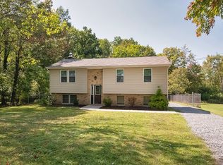 516 S Eberhart Rd, Butler, PA 16001