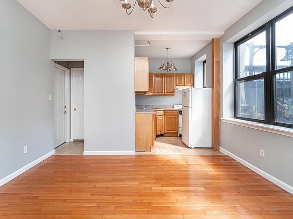 2nd image of 30-11 Broadway #2F