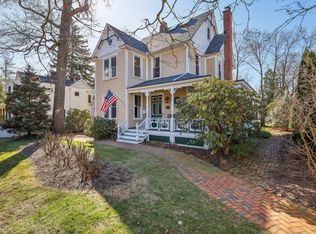 203 8th Ave, Sea Cliff, NY 11579