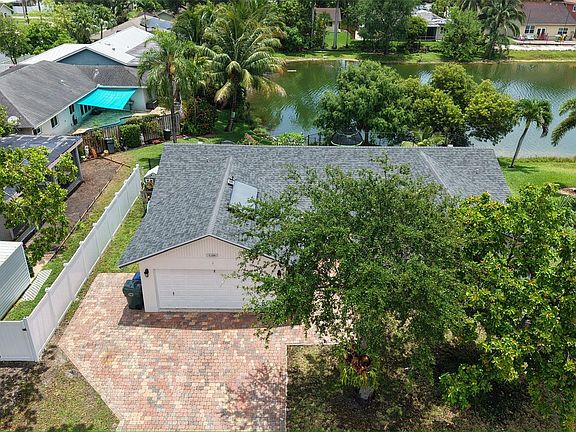 2nd image of 4180 NW 18th Avenue