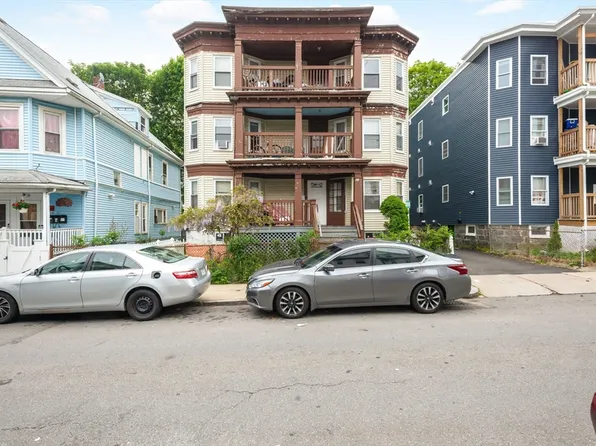 31 Corona St, Dorchester, MA 02124