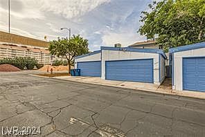 3rd image of 4232 Kona Coast Way