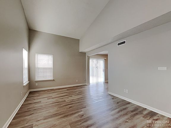 3rd image of 4918 Pembridge Dr