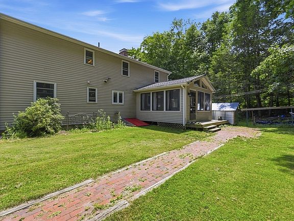 3rd image of 75 Blandford Rd
