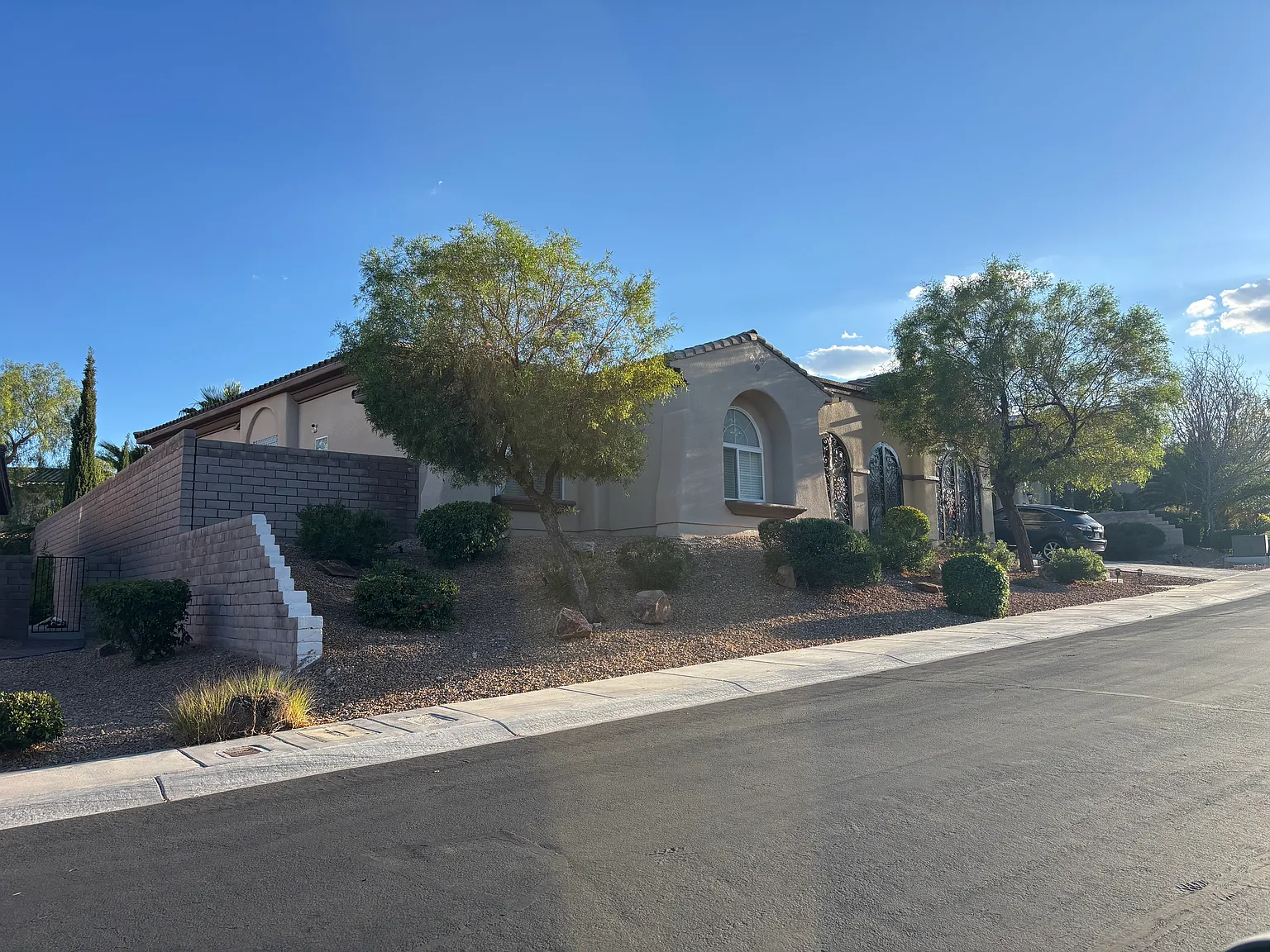 3 bed, 3017 sqft, $7,500 — Photo 2