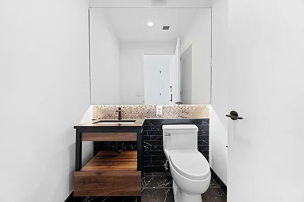 Rented by West 124th Manager LLC | media 44