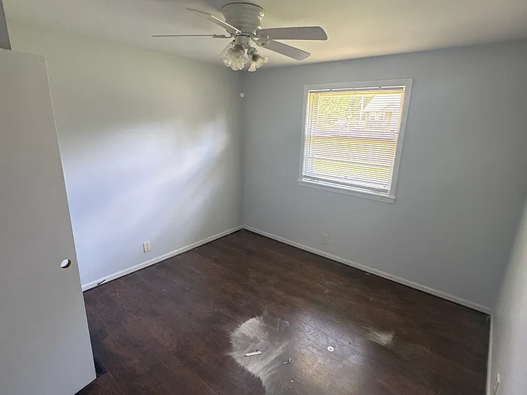 1006 Mitchell St — Photo 5