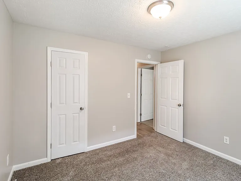 160 Avery Dr — Photo 13