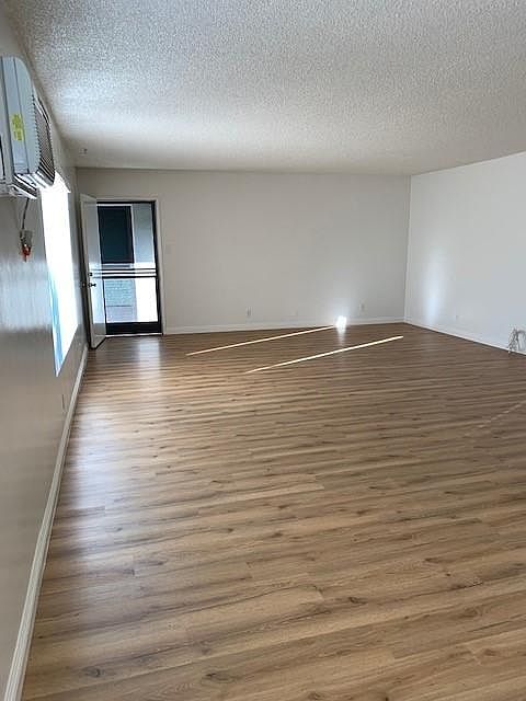 1st image of 1226 E 2nd St #7-1226-07