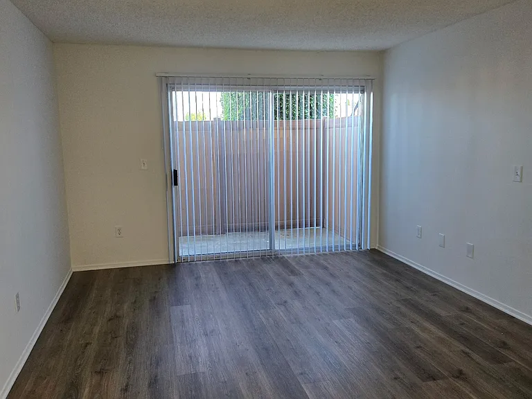 Franklin Luxury Apartments — Photo 32