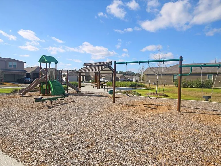 14635 Myrtle Point Dr — Photo 16