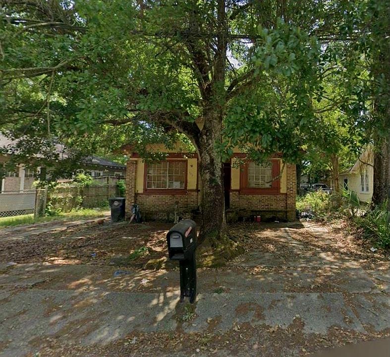 1st image of 128 E Petain St