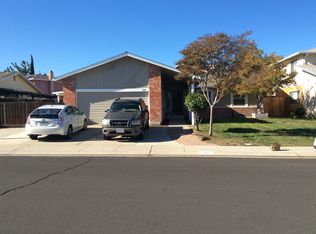 1049 Compass Ln, Manteca, CA 95337