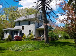 257 Raymondskill Rd, Milford, PA 18337