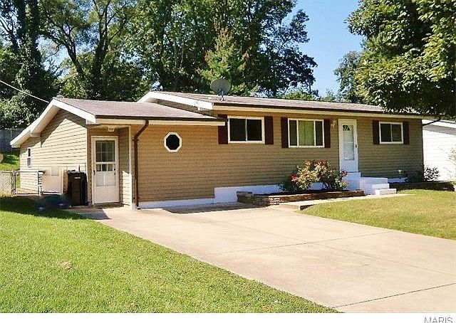 1st image of 320 Malone Dr