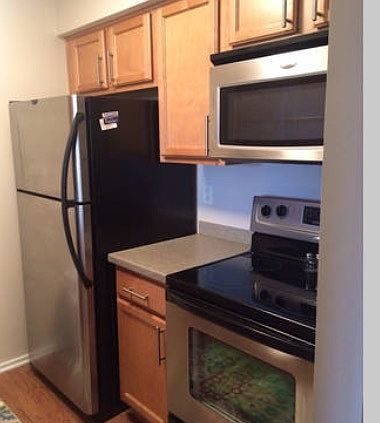 4th image of 840 1st Ave N