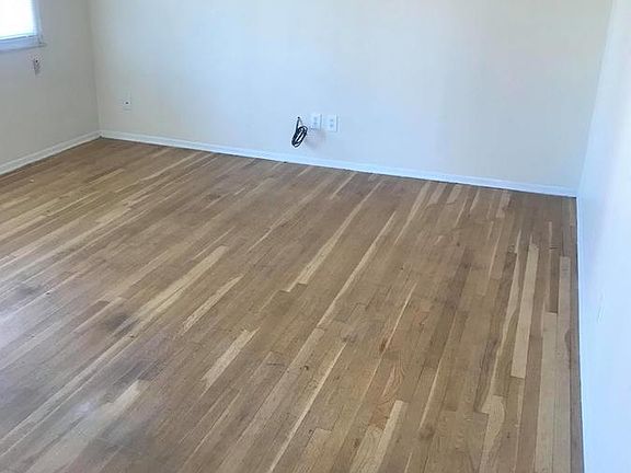 2nd image of 10516 Hobday Ave