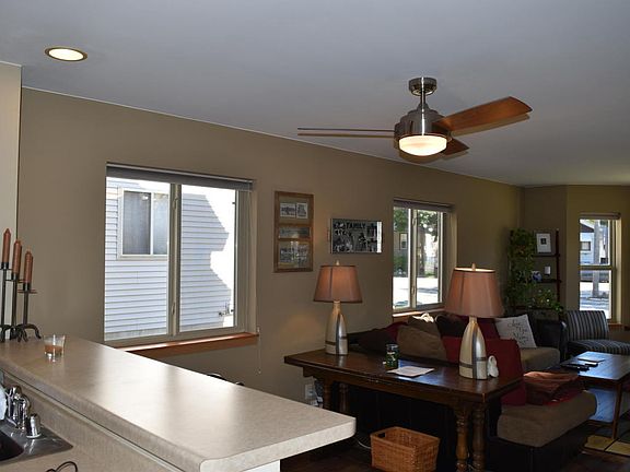 5th image of 2453 S Saint Clair St #7