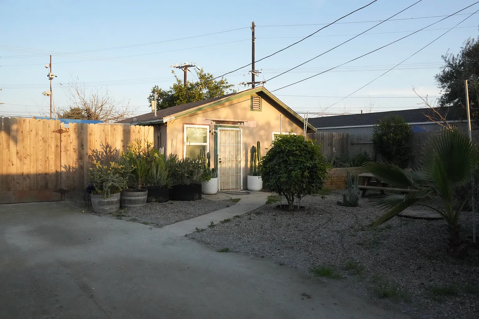1705 E Foster Drive #B photo 1
