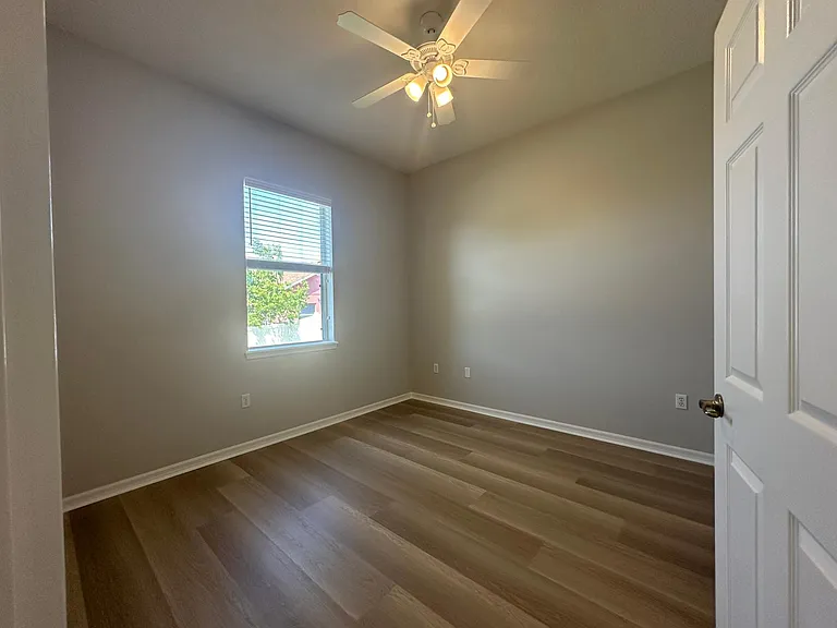 916 White Oak Way — Photo 20