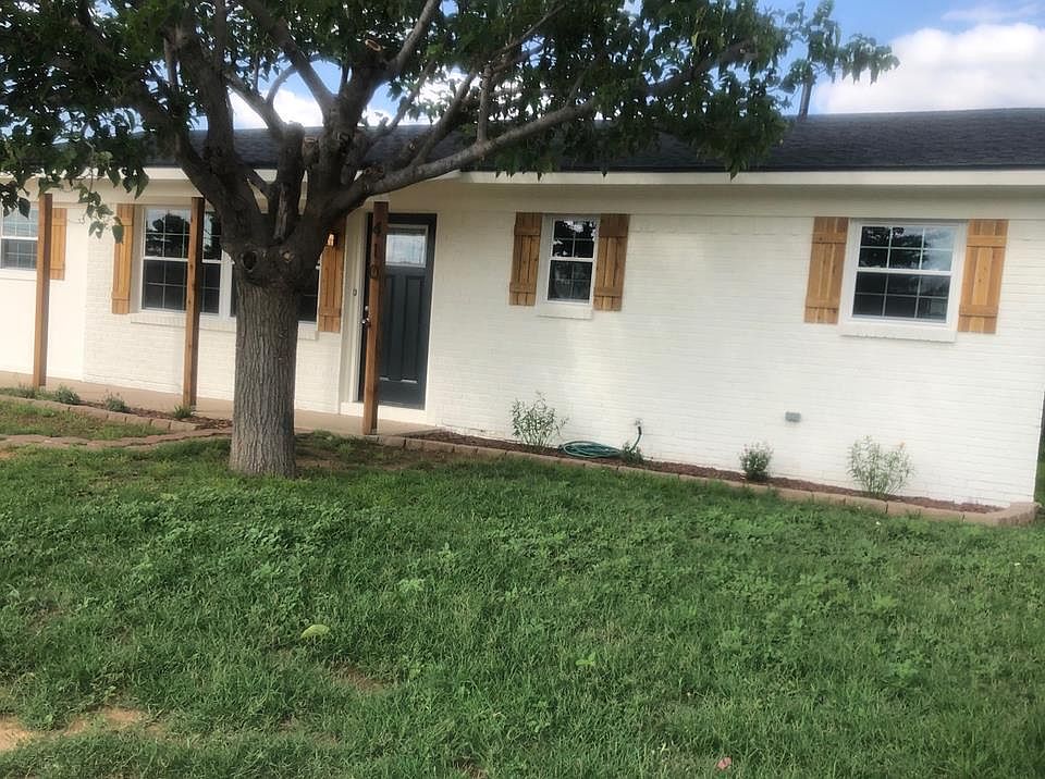 1st image of 410 Woodcrest Dr
