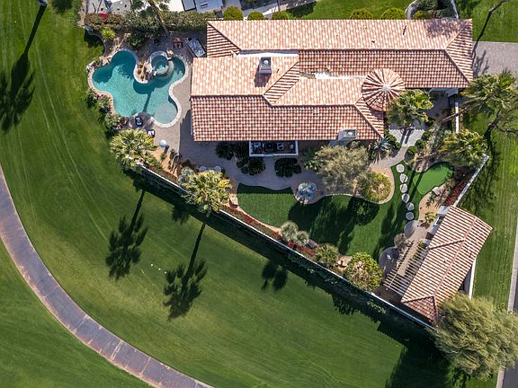 3rd image of 79010 Mission Dr W