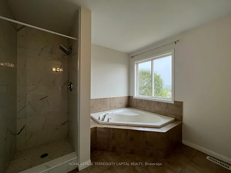 343 Edgehill Dr #UPPER — Photo 21