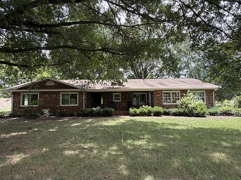 1130 Turnersburg Hwy — Photo 1