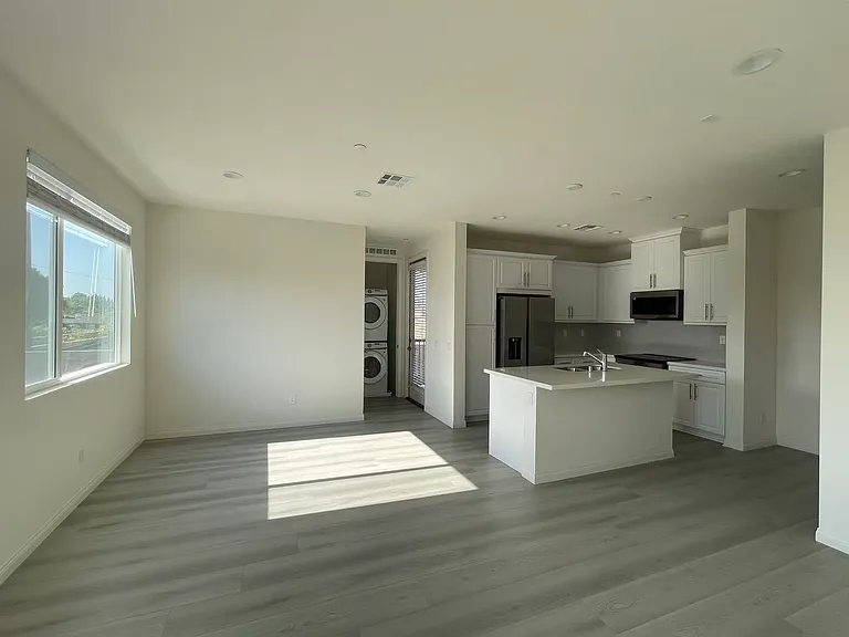 1096 N Ivory Palm Ln — Photo 7