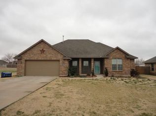 802 N Main St, Cashion, OK 73016