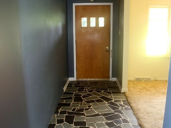 3rd image of 304 Hay Long Ave