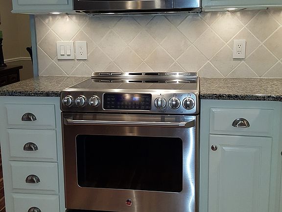 5th image of 7732 S 71st St