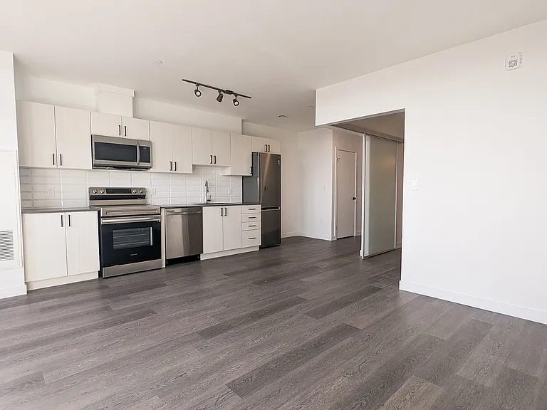 388 King St E #301 — Photo 3