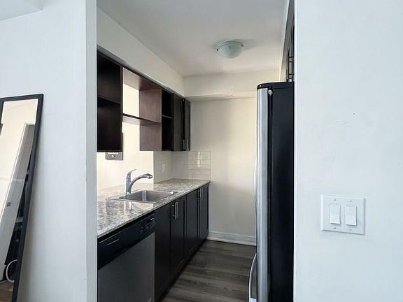 3rd image of 2 Eva Rd #826