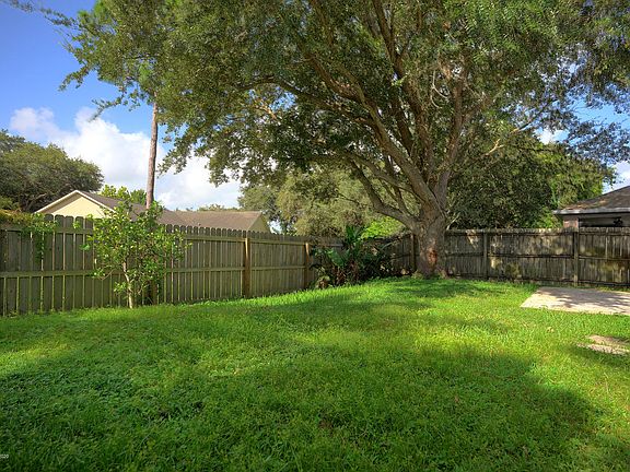 3rd image of 3265 Cedar Bay Dr