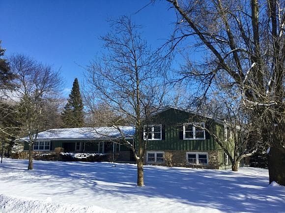 1st image of 121 Woodside Ct