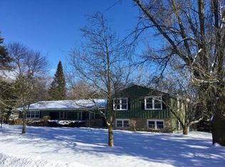 121 Woodside Ct, Neenah, WI 54956